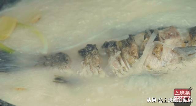 做鱼汤好喝又简单,做鱼汤只需2个技巧