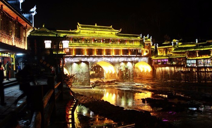 湖南湘西凤凰八面山,凤凰古城属于哪个市哪个县