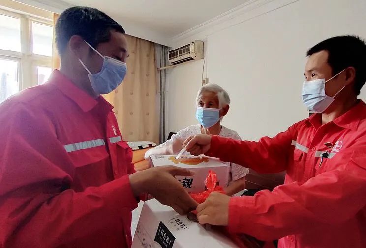 超长待机，魔幻40天，看着看着就忍不住……