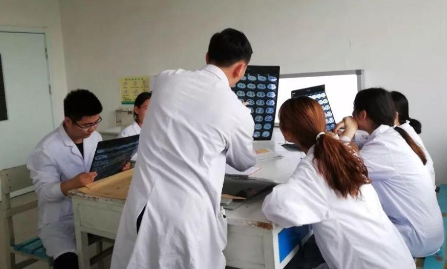 文科生医学专业就业前景,适合文科生的大专医学专业