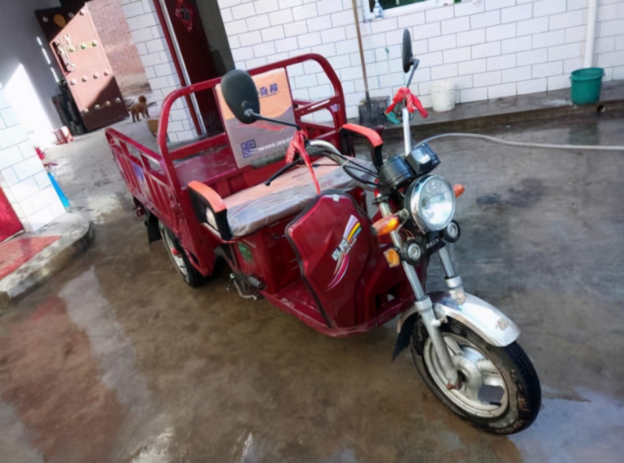 中国新型嘉陵摩托车,中国第一部国产嘉陵50民用摩托车