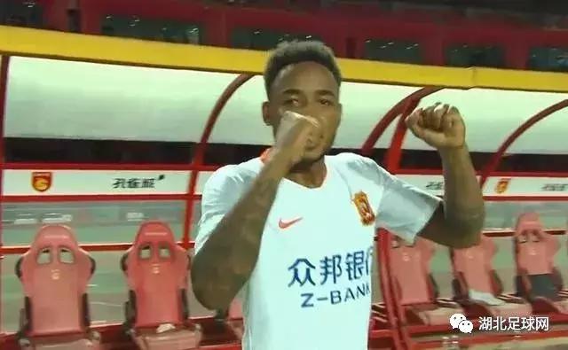 中超武汉卓尔对绿城保级战集锦,中超武汉拿半程冠军