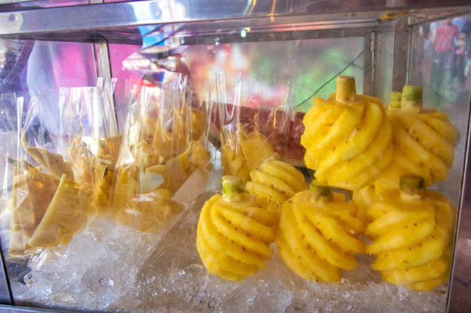 曼谷joddfairs夜市水果西施,曼谷滨河夜市和考山路夜市哪个好