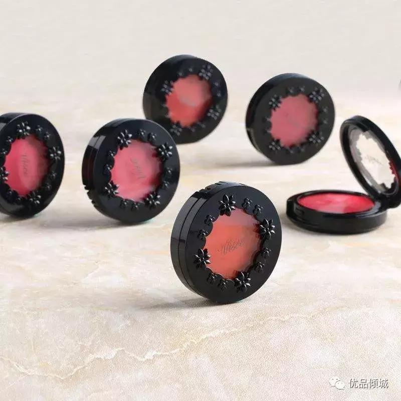 日系女生腮红妆容,韩系清透感妆容用什么颜色的腮红