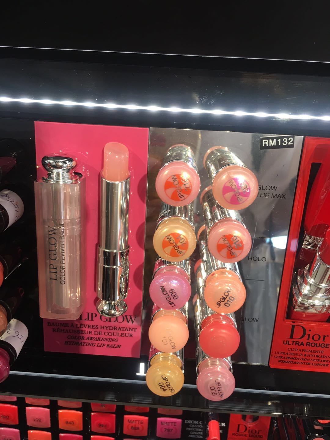 吉隆坡t2机场免税店必买清单,吉隆坡klia2出发大厅