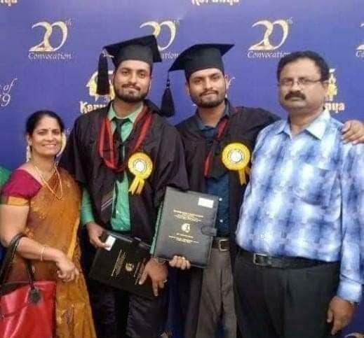 印度一对双胞胎的故事：同样的发型和身高，就像一个人，一同被确诊为新冠；哥哥去世不到24小时弟弟去世