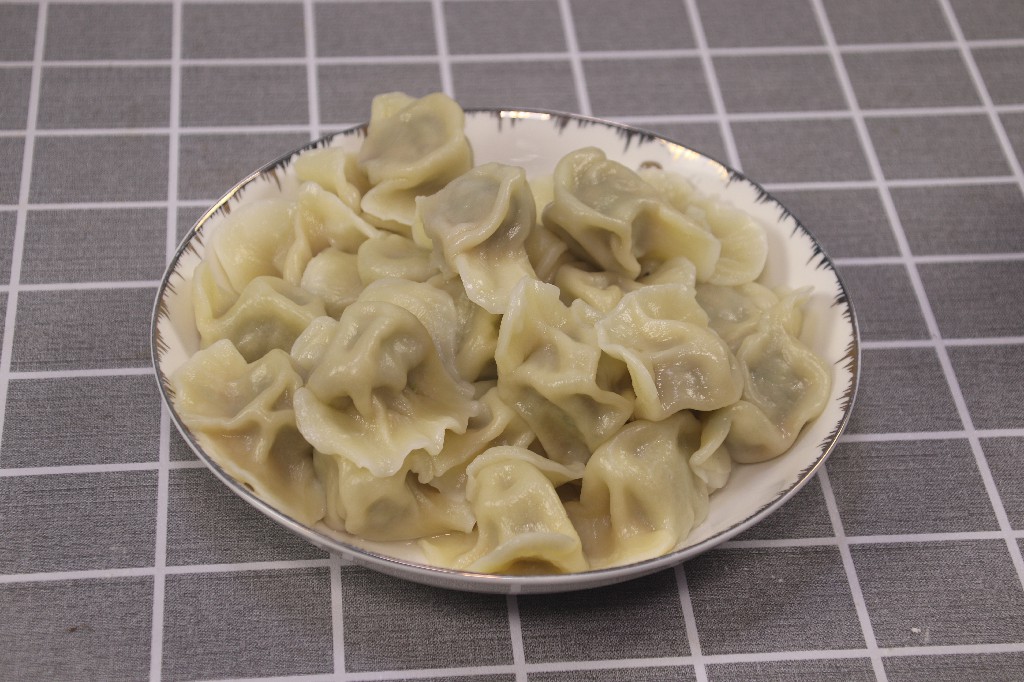 饺子包好教你一招不要直接放冰箱,饺子包完直接放冰箱就废了