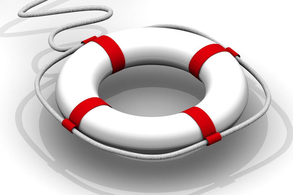 万吨巨轮遭遇台风视频,万吨巨轮搁浅沙滩实拍救援全过程