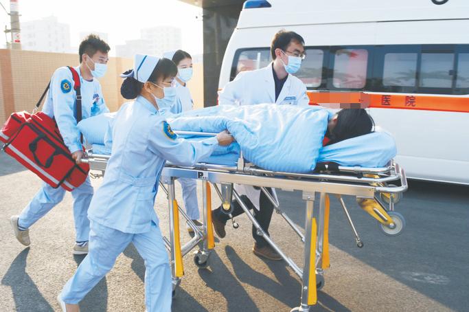 新手开车不小心撞到直行车,开车不小心撞到一个人的教程