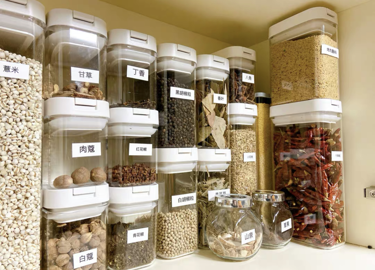 梅雨季节如何防止衣物发霉,南方梅雨季节衣服发霉怎么清洗