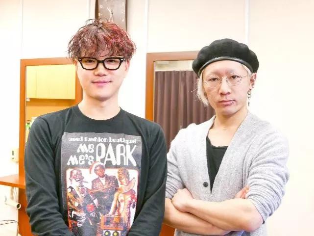 在自己脑袋上还原二次元头发的人们