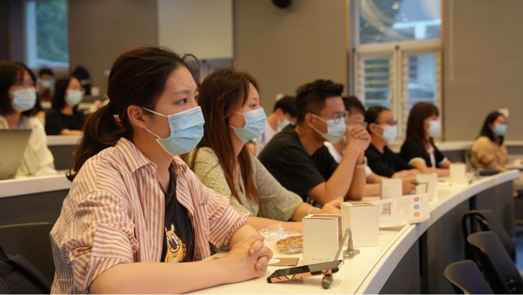 适合女生报考的专业好就业,冷门高薪适合女生的专业