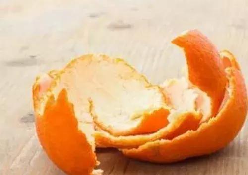 床单经常睡的地方发黄怎么回事,睡觉时床单有汗渍发黄是什么原因