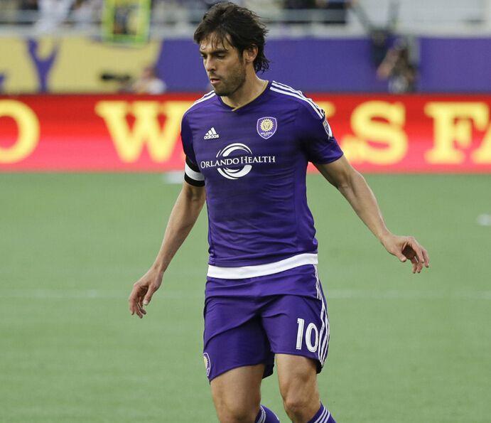 圣西罗卡卡退役了吗,卡卡退役回圣西罗