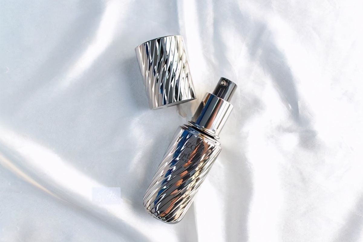 每天美白皮肤还是越来越黑,一直在美白却越来越黑的原因