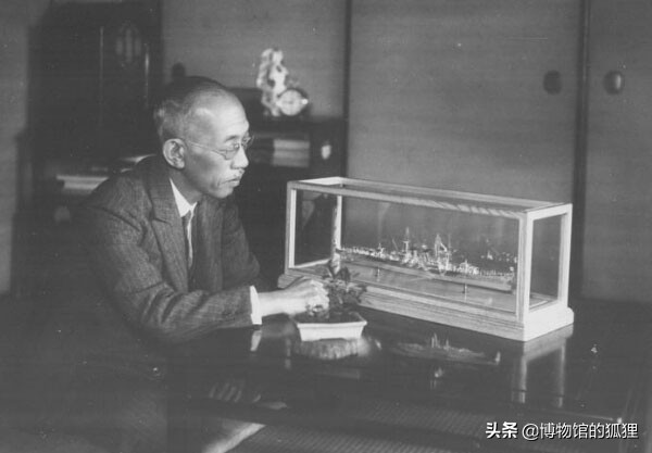 坑了日本海军的“造舰之神”：日本重巡洋舰，碰到鱼雷几乎速沉