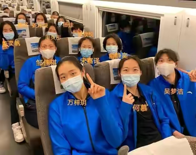 女排1米95新星回归,1米93女排冠军