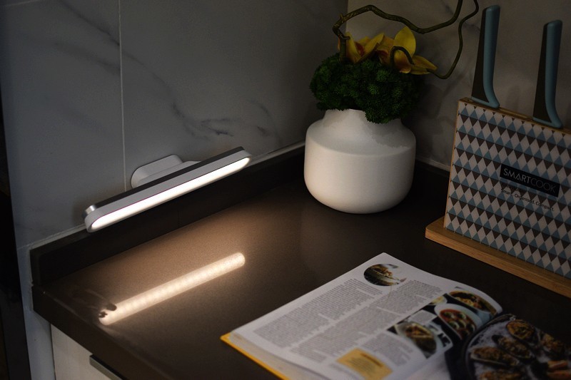 飞利浦酷毙灯吸附,智能酷毙灯可吸附