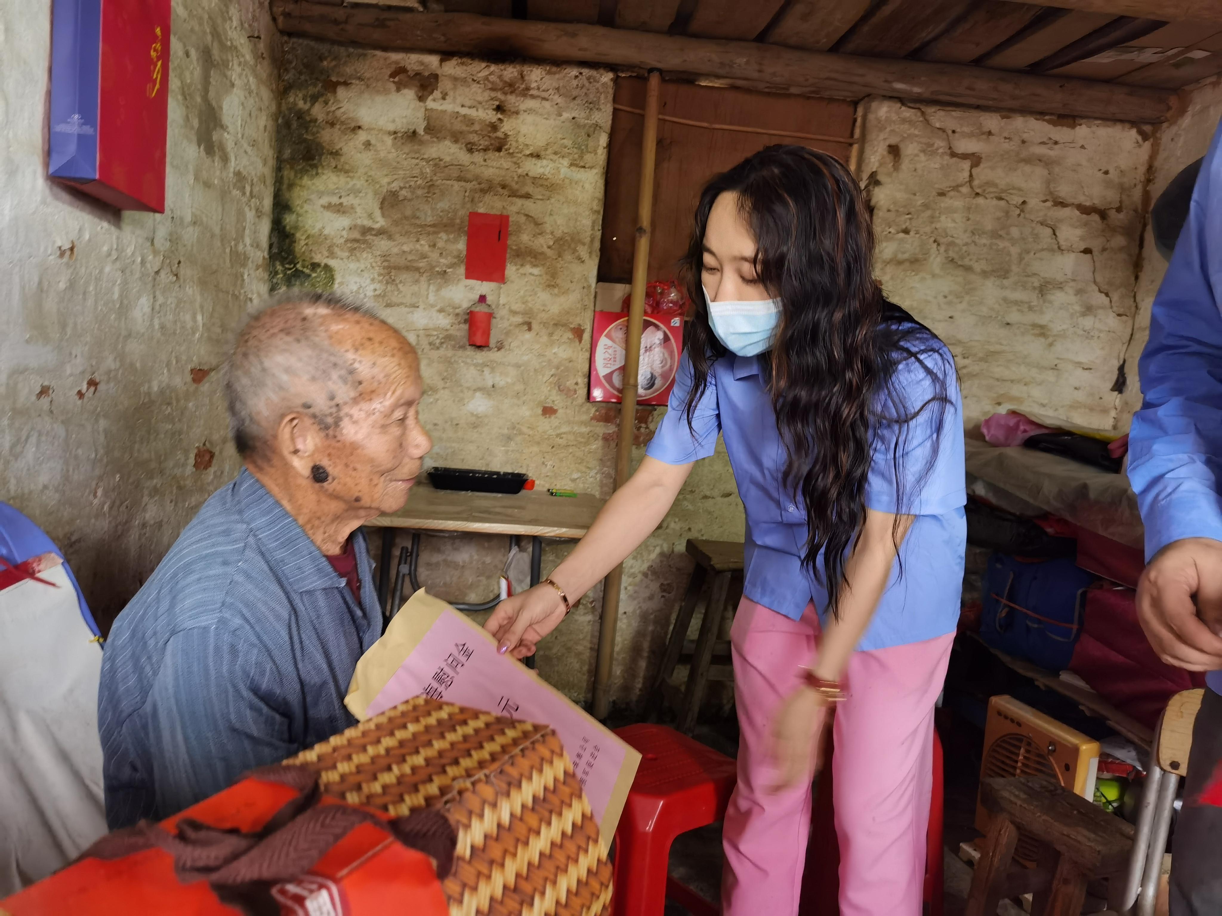 庆祝建军九十周年慰问退伍军人,退役老兵庆祝建党100周年活动