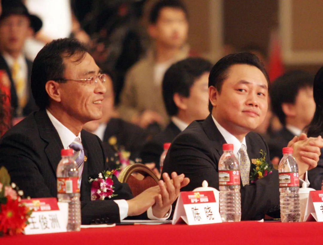 从国美到京东，苏宁输不起的连绵战争：每次转型都是大象转身