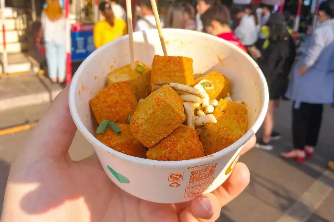 成都美食美景攻略,成都特色美食推荐地方在哪里