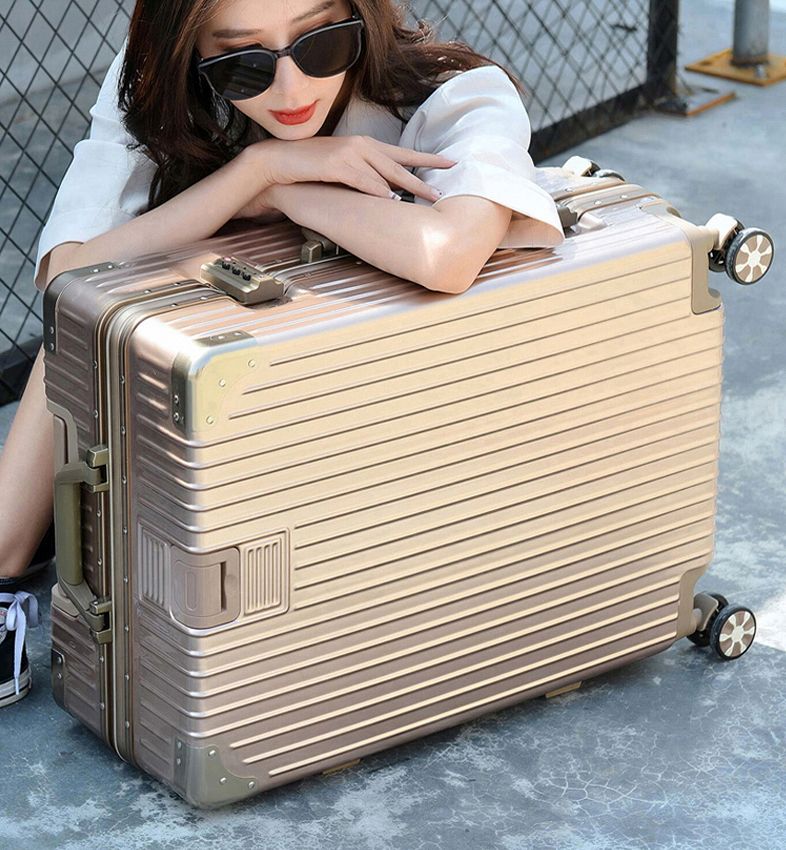 鳄鱼恤轻时尚休闲,鳄鱼恤折扣包包