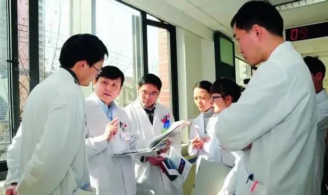 网传张文宏发声视频是真的吗,张文宏最近上热搜