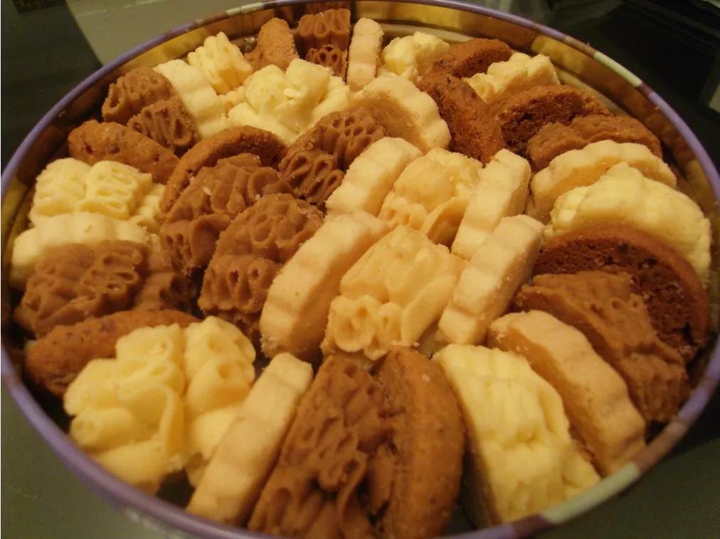 丹麦曲奇盒装72g饼干多少钱一盒,丹麦曲奇大小对比