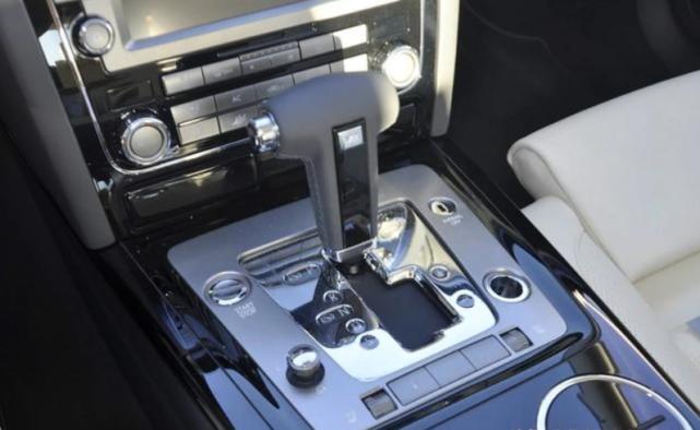 大众低调豪车辉腾图片,隐形豪车辉腾