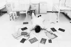 唐山妇幼医院丢纱布事件,唐山妇幼跳楼