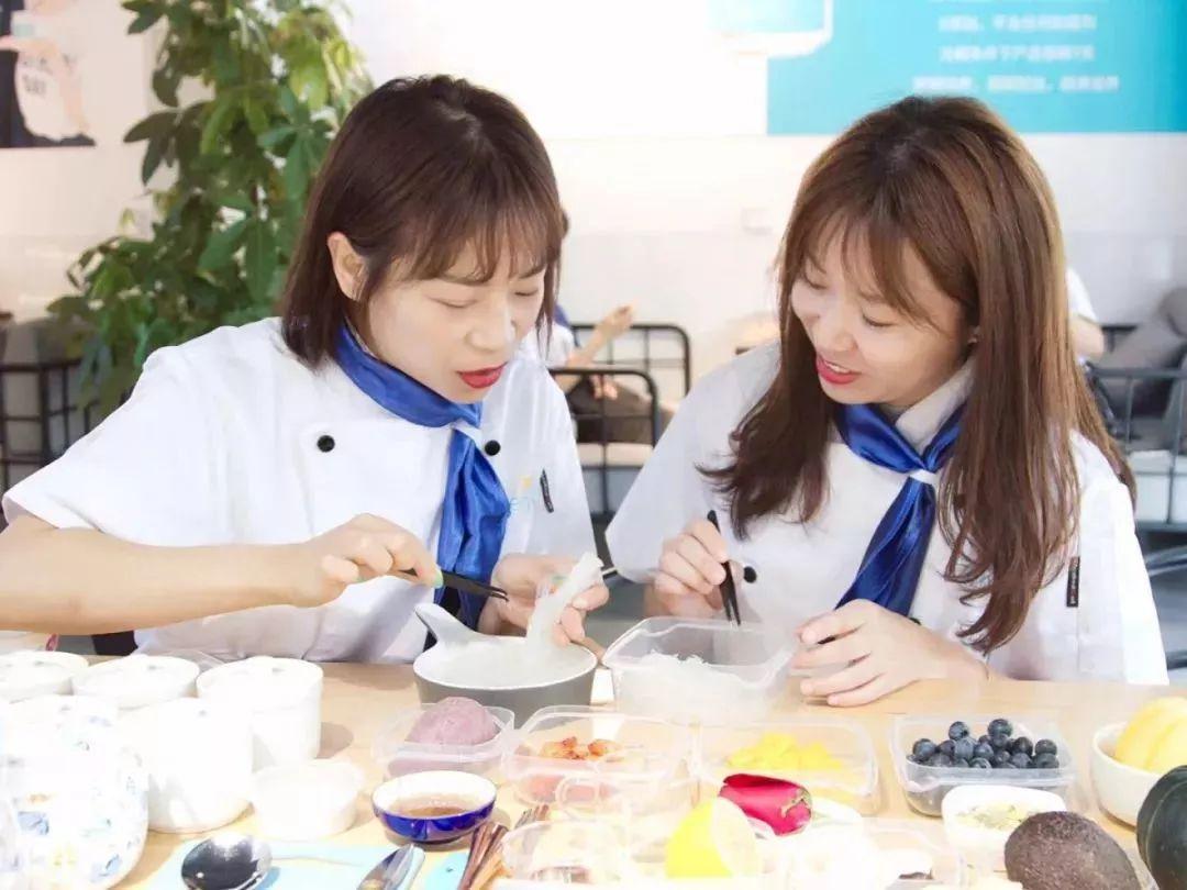 燕窝即食燕窝鲜炖燕窝,俩夫妻吃燕窝