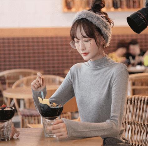 别穿土气的打底衫今年流行9款,选打底衫怎么选