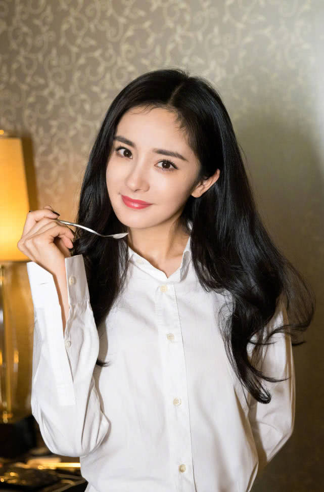 盘点杨幂从出道以来出演的影视剧,杨幂这几年拍的电视剧评分很高的