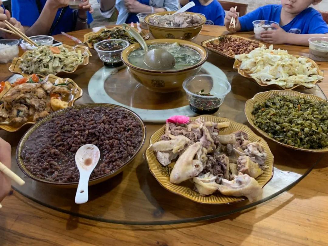 这帮人五一用爱心启航，一起为广西凌云大山的孩子点燃艺术之梦！