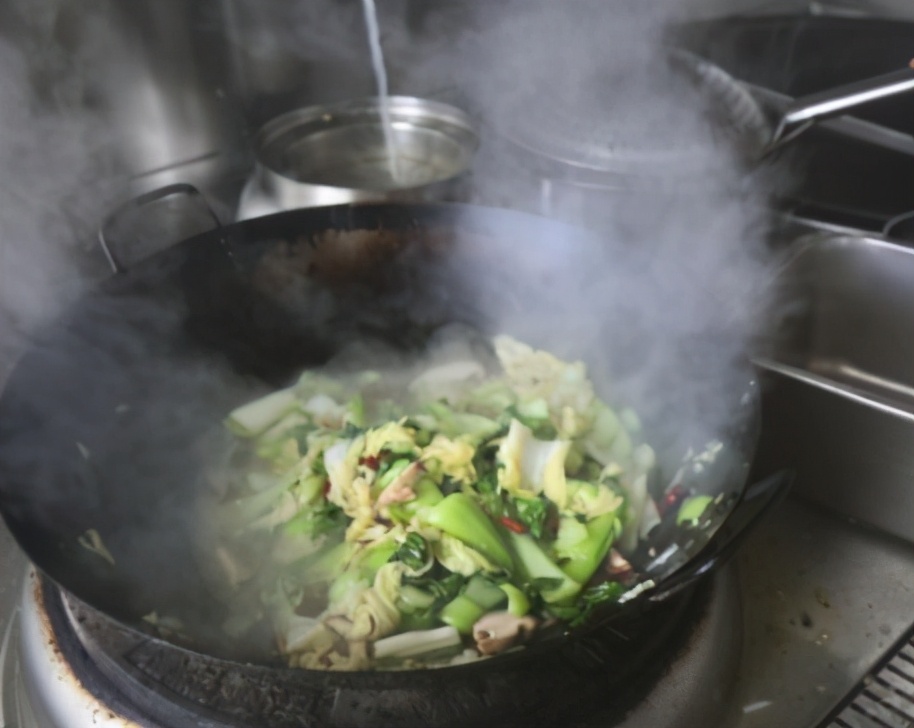 不锈钢锅外边脏了怎么办,不锈钢锅刷日常清洁