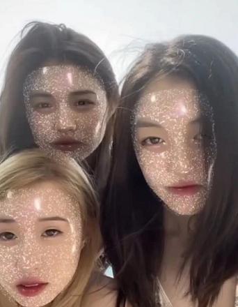 汪峰带大女儿现身,汪峰16岁大女儿坐豪华游艇度假