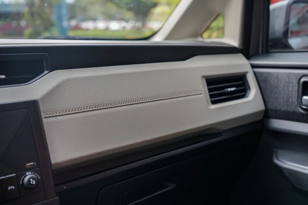 神车新变化五菱宏光plus,神车是否真神评测五菱宏光s