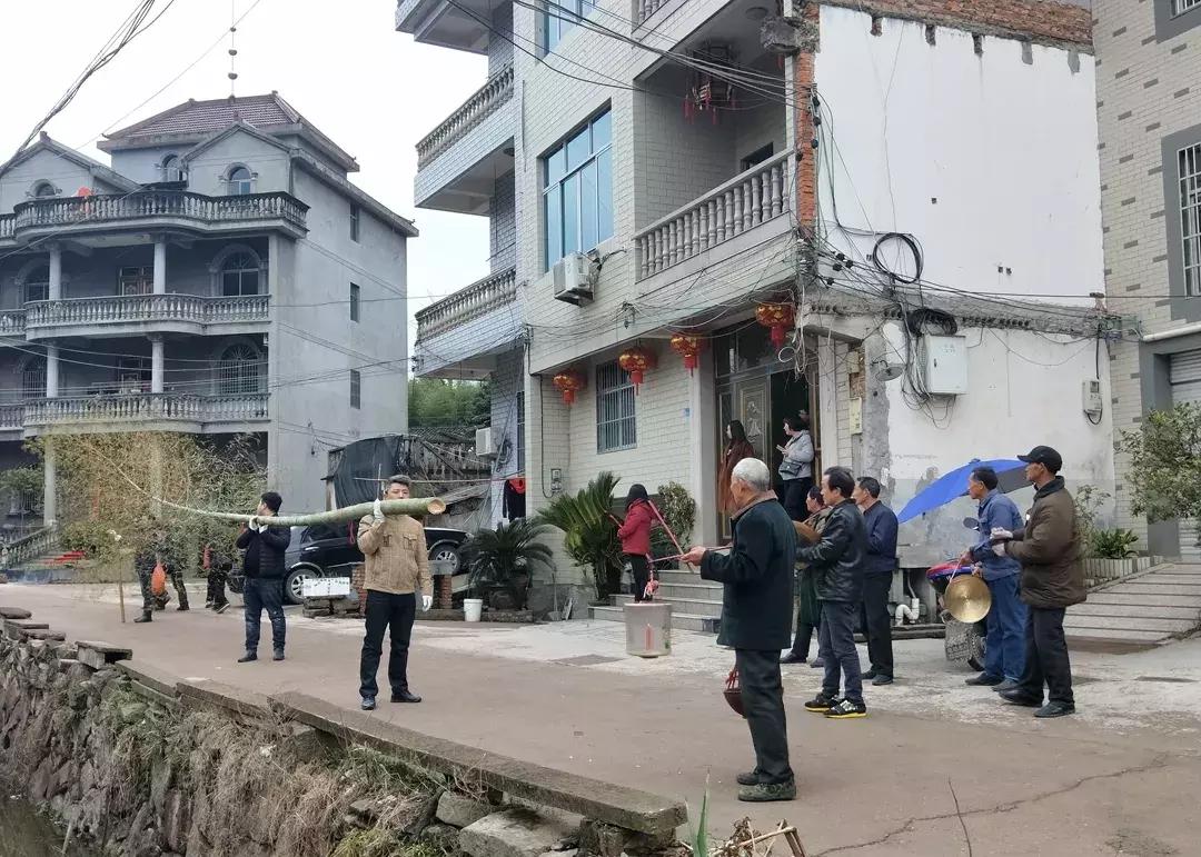 龙灯什么时候开始玩的,今年的龙灯为什么这么多