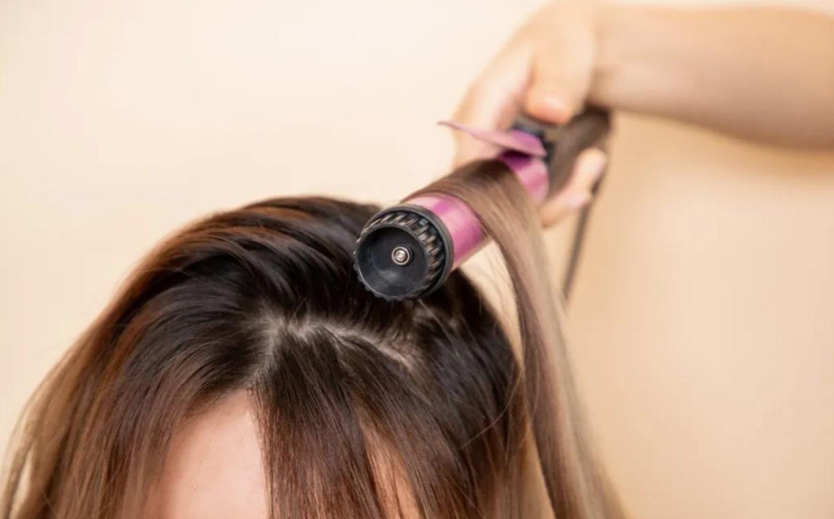 烫头怎么才能使头发变得蓬松,头发很蓬松毛躁能烫头吗