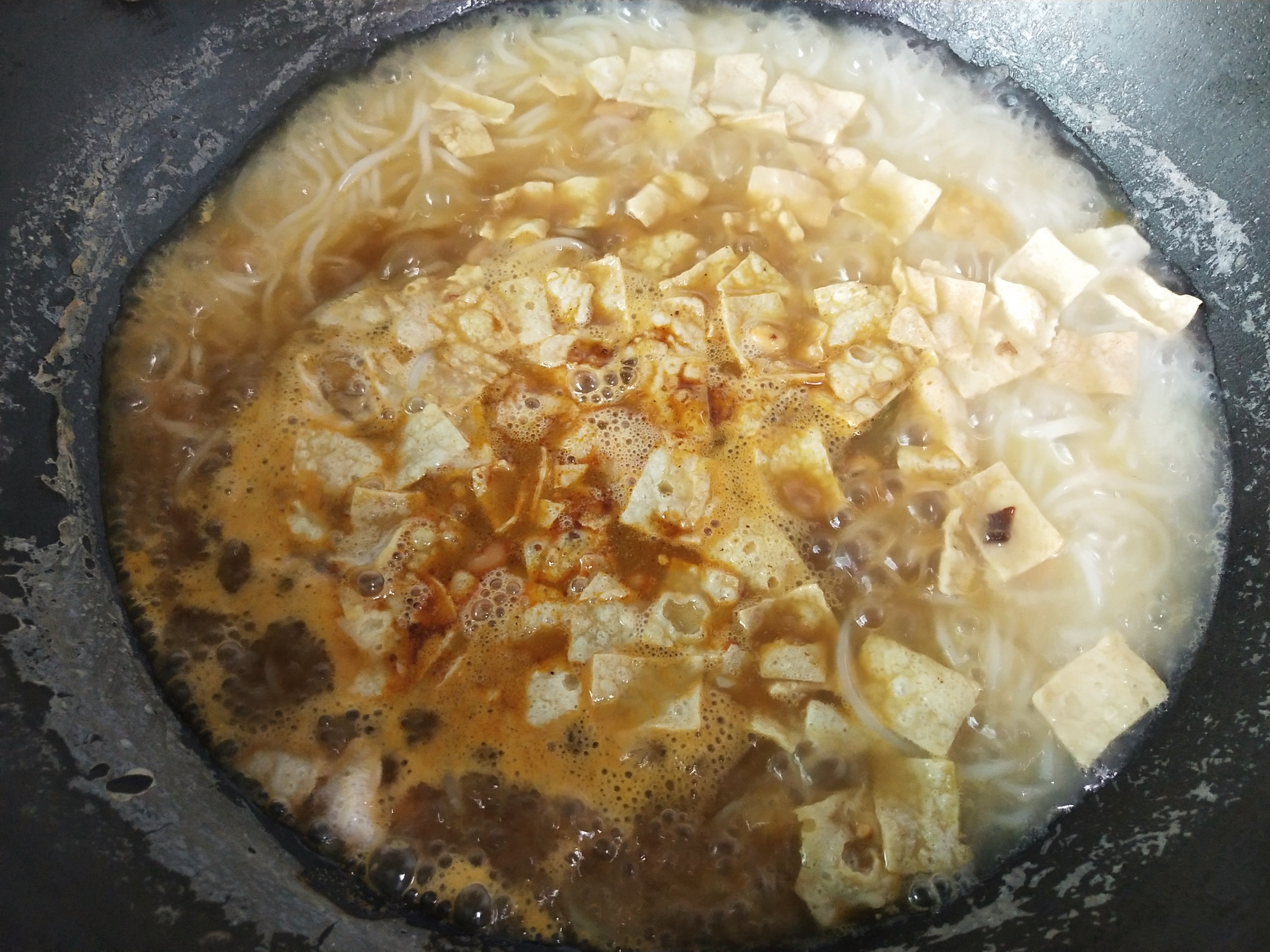 正宗的螺蛳粉特别香甜,正宗螺蛳粉试吃