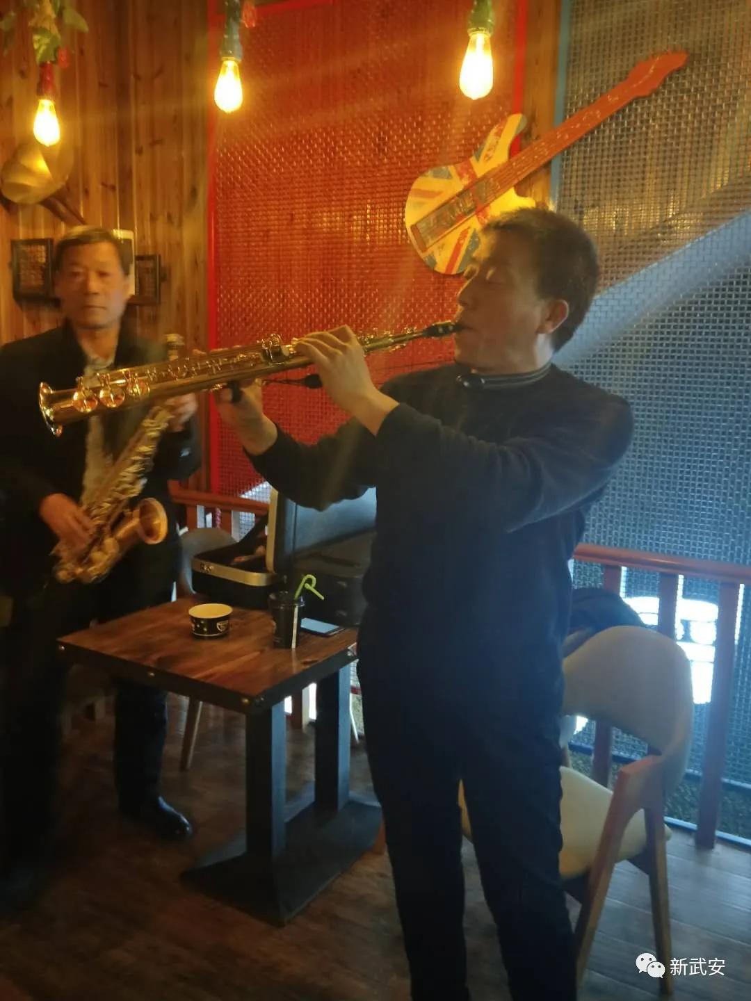 哎呦不错哦有磁带吗,哎呦不错哦台版专辑照片