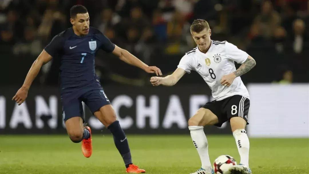 陈羽凡足球,如何看待陈羽凡吸毒