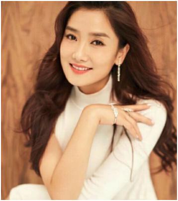 来看看18位当红女艺人妆前妆后差别，真实素颜状态，颠覆您的三观