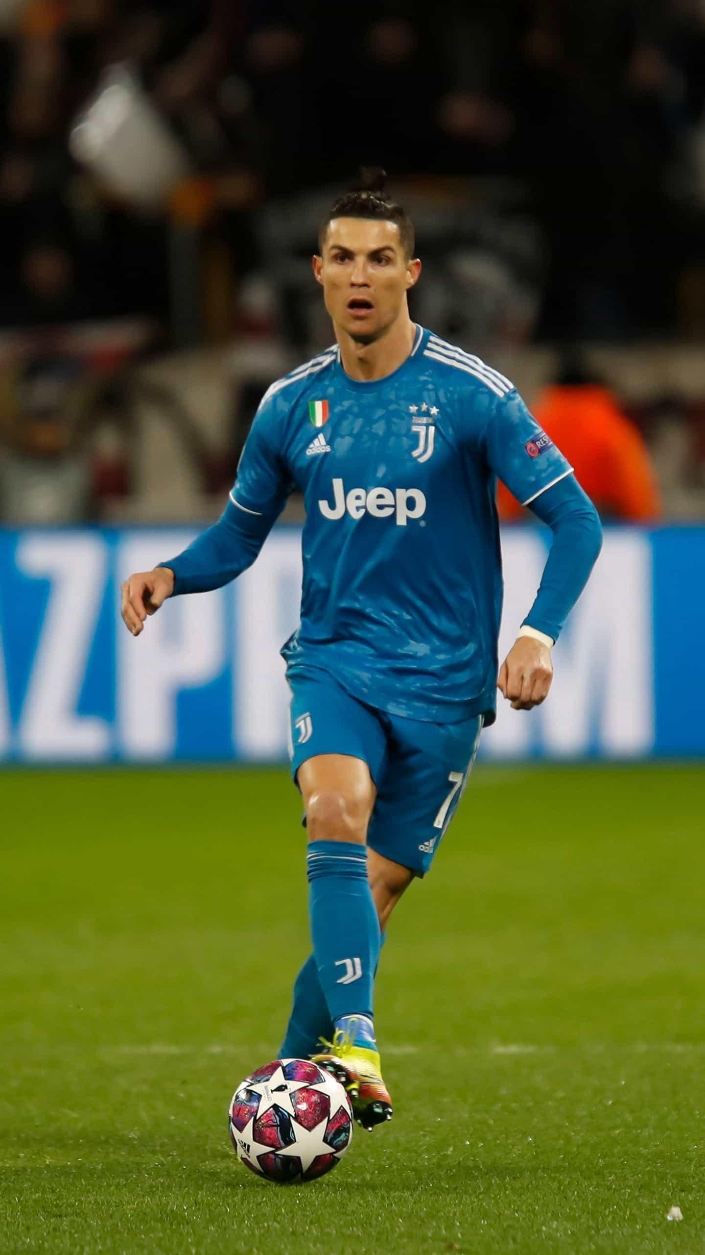 让我掉下眼泪的不止昨夜的酒，还有那该死的足球