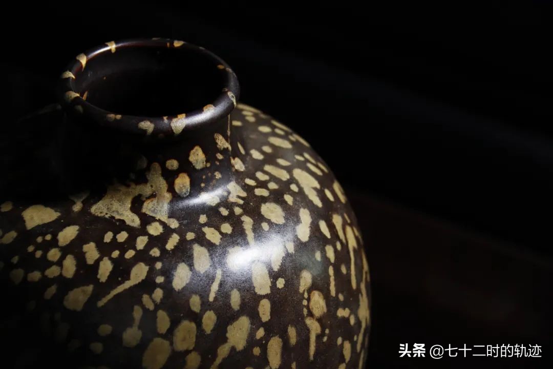 瓷器拍卖会现场视频,拍卖史上最高成交价瓷器