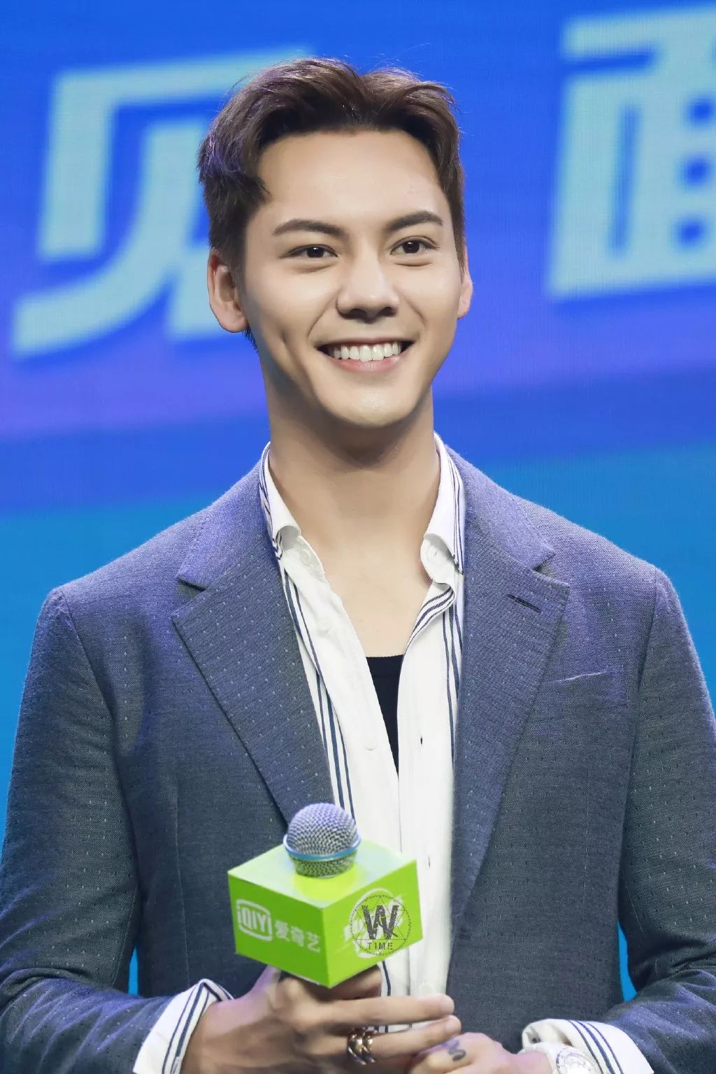 杨紫脸上小酒窝,杨紫林俊杰现场演唱会