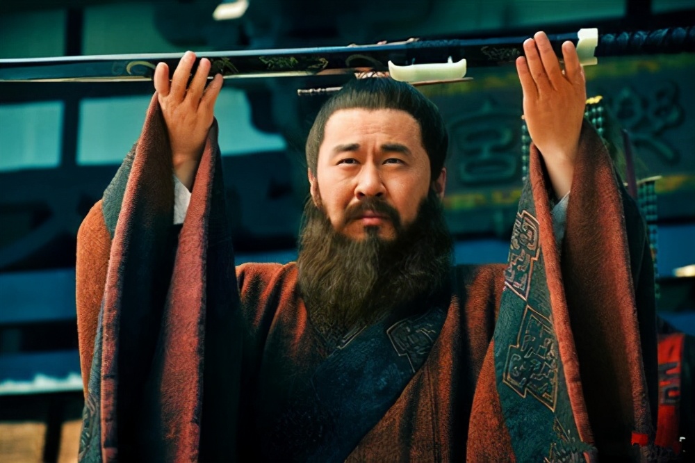 赤壁之战曹操杀了蔡瑁和张允,曹操斩蔡瑁张允是原著第几回