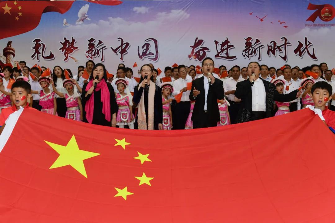 倾听大理|热爱永不变天籁唱初心——访大理州实验中学教师杨斌