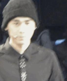 李易峰嘴唇上薄下厚,李易峰唇膏