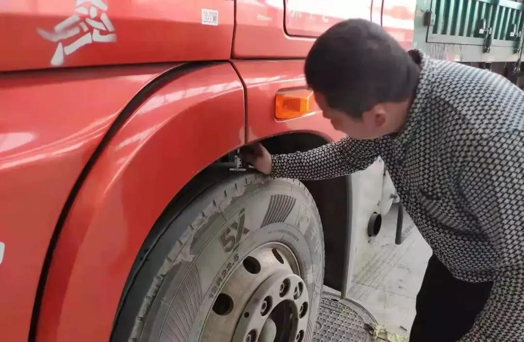 市场热卖！卡友们表示，跑的更远，选千里马轮胎